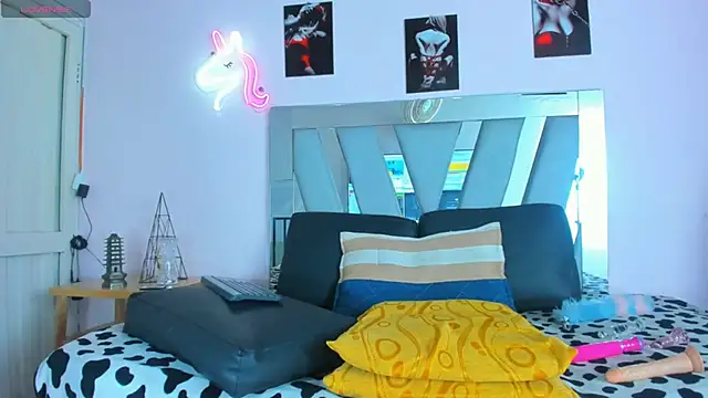 Snapshot of hailyehot chatting on December 2024 06:24:02 AM hailyehot online show from December 2024 06:24:02 AM