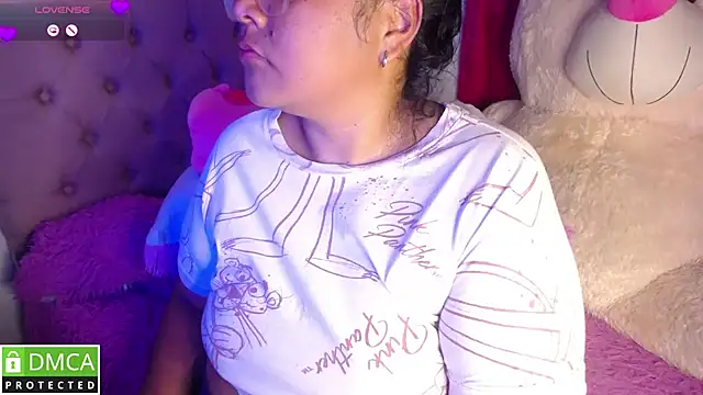 KittyHot20 online show from November 2025 01:44:02 AM