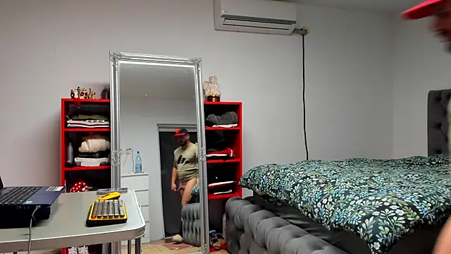 supermanboy94 online show from December 2024 06:37:01 AM