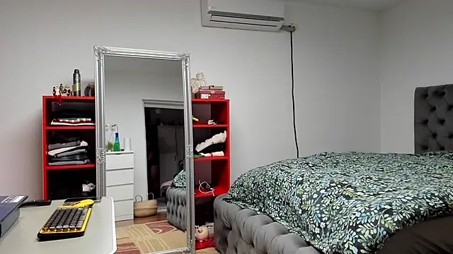 supermanboy94 online show from December 2024 10:25:01 AM