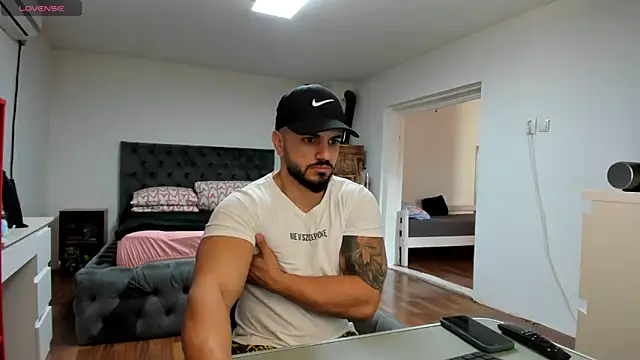 supermanboy94 online show from November 2025 07:20:01 AM