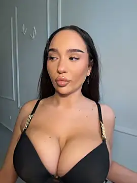 CardiSweetBaby online show from April 2026 10:57:02 AM