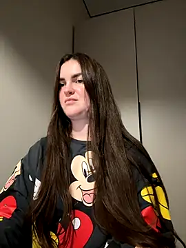 Karolina llove online show from November 2025 11:40:01 PM