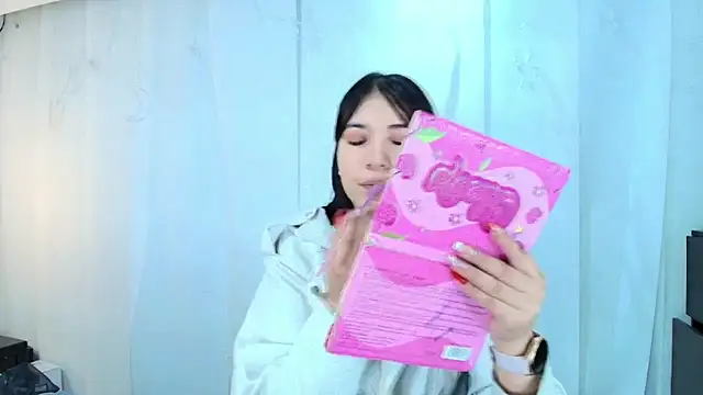 lina bedoya  online show from October 2025 11:42:01 AM