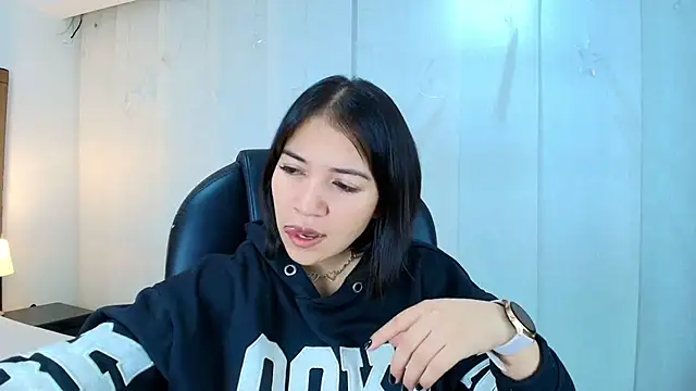 lina bedoya  online show from December 2025 11:26:02 AM