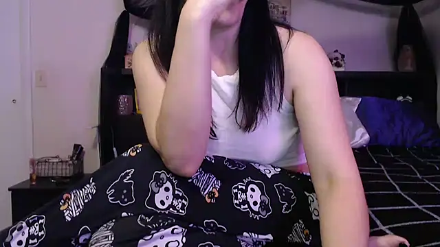 Snapshot of CrystalLakeXO chatting on June 2026 06:56:02 AM CrystalLakeXO online show from June 2026 06:56:02 AM