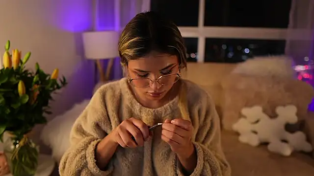 SaraParisi online show from March 2025 12:15:01 AM