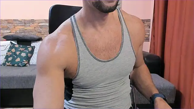 HotHunkTrainer online show from January 2025 03:37:01 PM