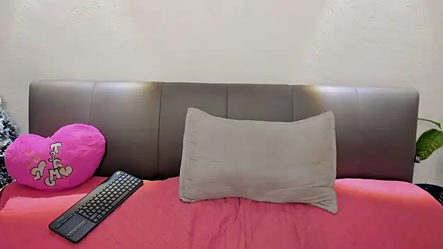 jessamond online show from December 2025 09:20:01 PM