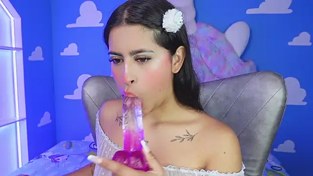 miss romyna online show from November 2025 11:10:02 AM