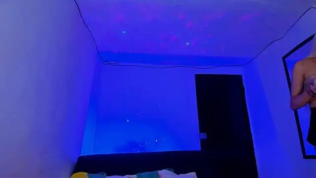 Snapshot of emperatrizhotwolf chatting on March 2025 05:24:02 AM emperatrizhotwolf online show from March 2025 05:24:02 AM