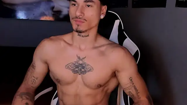 Snapshot of Thomas_Fit1 chatting on June 2026 06:08:02 PM Thomas Fit1 online show from June 2026 06:08:02 PM