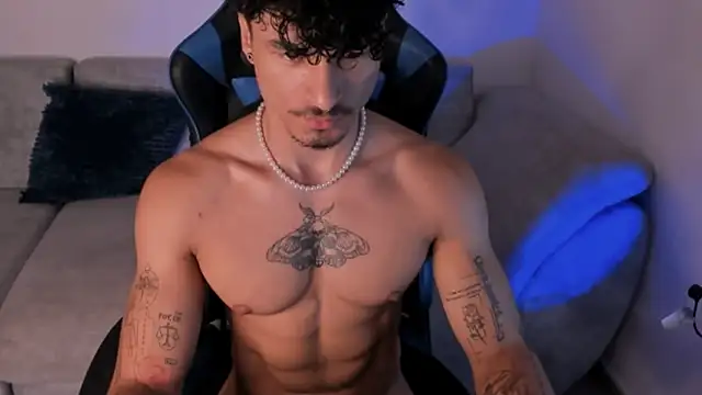 Snapshot of Thomas_Fit1 chatting on July 2026 01:02:01 PM Thomas Fit1 online show from July 2026 01:02:01 PM