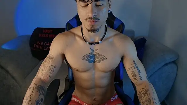 Snapshot of Thomas_Fit1 chatting on July 2026 12:34:01 PM Thomas Fit1 online show from July 2026 12:34:01 PM