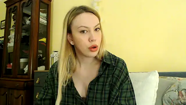 Scarlettford online show from December 2024 04:32:01 PM