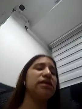 Snapshot of AnthonelaDuque chatting on February 2025 11:54:01 AM AnthonelaDuque online show from February 2025 11:54:01 AM