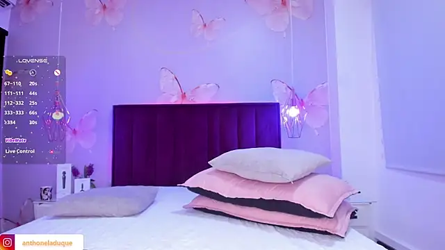 Snapshot of AnthonelaDuque chatting on March 2025 02:59:01 PM AnthonelaDuque online show from March 2025 02:59:01 PM