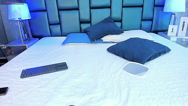 Snapshot of AnthonelaDuque chatting on September 2025 12:04:02 PM AnthonelaDuque online show from September 2025 12:04:02 PM