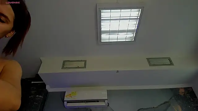 Snapshot of AnthonelaDuque chatting on September 2025 11:48:01 AM AnthonelaDuque online show from September 2025 11:48:01 AM