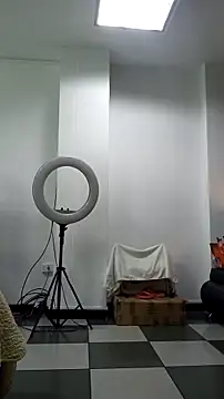 Snapshot of AnthonelaDuque chatting on November 2025 11:42:02 AM AnthonelaDuque online show from November 2025 11:42:02 AM