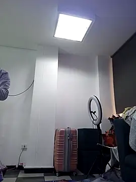 Snapshot of AnthonelaDuque chatting on November 2025 11:32:02 AM AnthonelaDuque online show from November 2025 11:32:02 AM