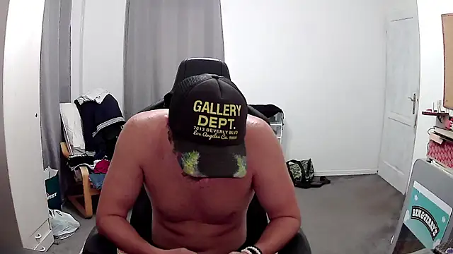 PKrisztian online show from October 2025 04:04:02 PM