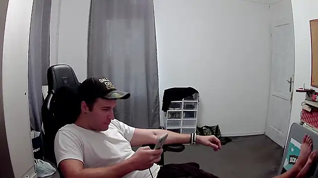 PKrisztian online show from October 2025 07:28:01 AM