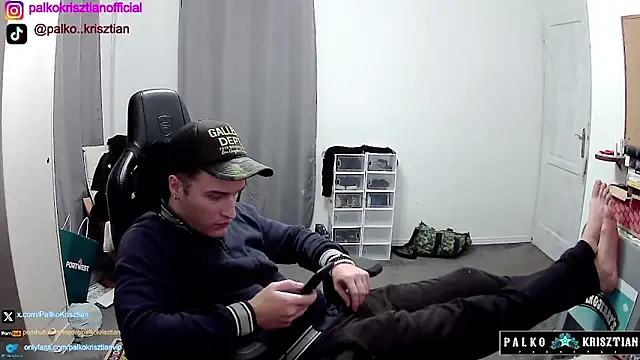 PKrisztian online show from November 2025 10:34:02 PM