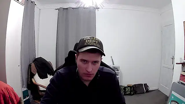 PKrisztian online show from April 2026 06:35:01 PM