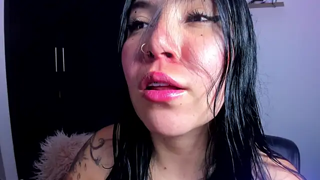 AilynRed online show from January 2025 01:17:01 AM