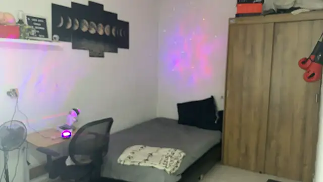 Kisan Smith online show from October 2025 02:52:01 AM