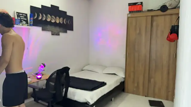 Kisan Smith online show from November 2025 02:01:02 AM