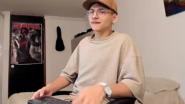 a lejandro 0 8 online show from December 2024 09:39:02 AM