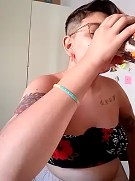 ConeNella online show from January 2025 06:30:01 PM