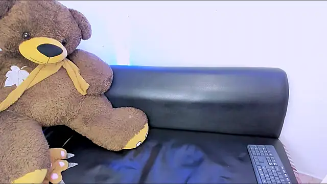 aurora mcry online show from March 2025 08:13:01 AM