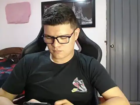 Plug Control online show from February 2025 04:26:02 PM