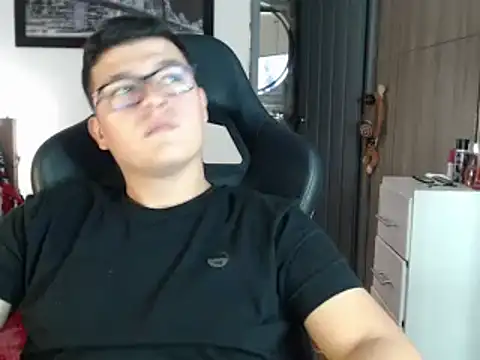 Plug Control online show from February 2025 10:37:01 PM