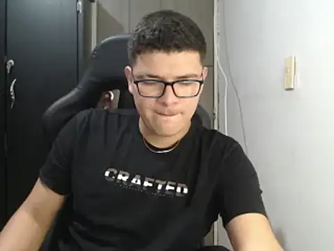 Plug Control online show from March 2025 04:41:01 AM