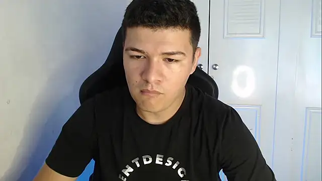 Plug Control online show from September 2025 07:24:02 PM