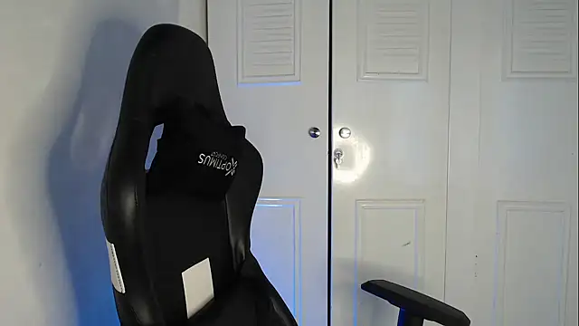 Plug Control online show from September 2025 02:17:01 PM