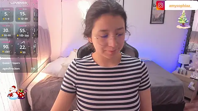 Snapshot of Amy_joones chatting on December 2024 02:01:02 PM Amy joones online show from December 2024 02:01:02 PM