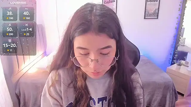 Snapshot of Amy_joones chatting on January 2025 04:00:02 PM Amy joones online show from January 2025 04:00:02 PM