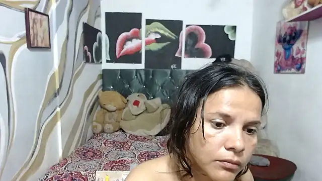 Snapshot of manzanahot9 chatting on March 2026 12:32:01 PM manzanahot9 online show from March 2026 12:32:01 PM