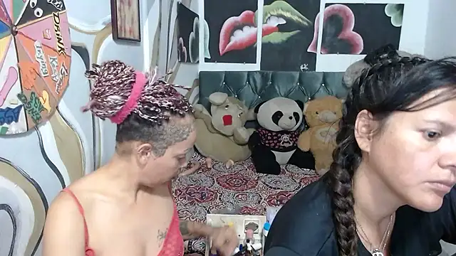 Snapshot of manzanahot9 chatting on April 2026 08:37:02 AM manzanahot9 online show from April 2026 08:37:02 AM