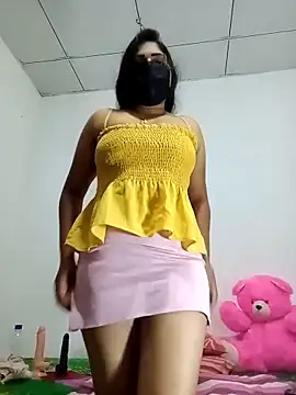 Snapshot of SLZAARA chatting on December 2025 08:28:02 PM SLZAARA online show from December 2025 08:28:02 PM