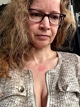 AnnikaRose online show from April 2026 06:08:01 AM