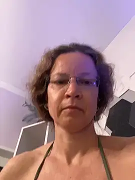 Snapshot of AnnikaRose chatting on June 2026 03:20:02 AM AnnikaRose online show from June 2026 03:20:02 AM