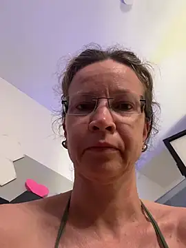 Snapshot of AnnikaRose chatting on June 2026 02:45:02 AM AnnikaRose online show from June 2026 02:45:02 AM