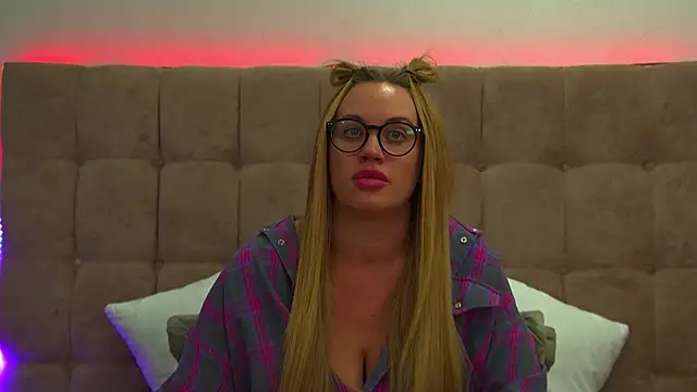 MariaNeumann online show from January 2025 12:13:01 PM