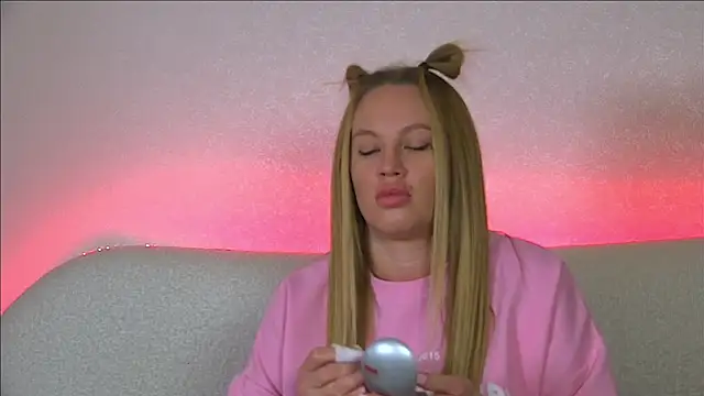 MariaNeumann online show from February 2025 04:24:02 PM